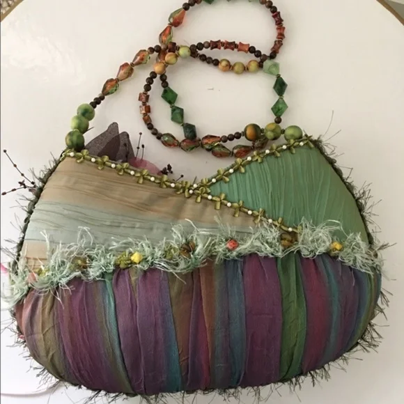 Exquisite Handcrafted Mary Frances Crossbody Bag - EUC - Picture 12 of 15